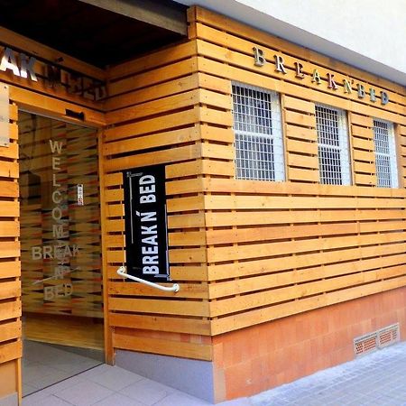 Break N Bed Hostel Barcelona Ngoại thất bức ảnh