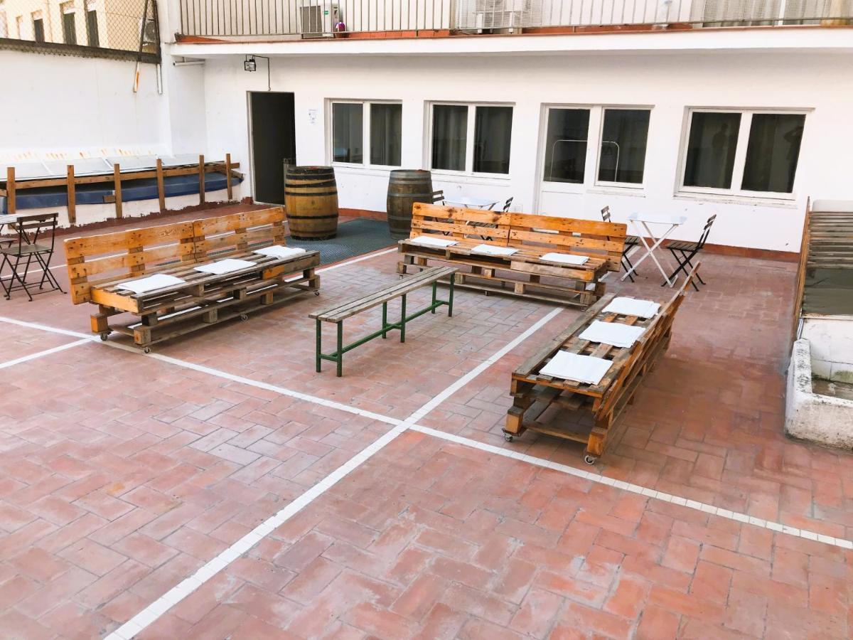 Break N Bed Hostel Barcelona Ngoại thất bức ảnh