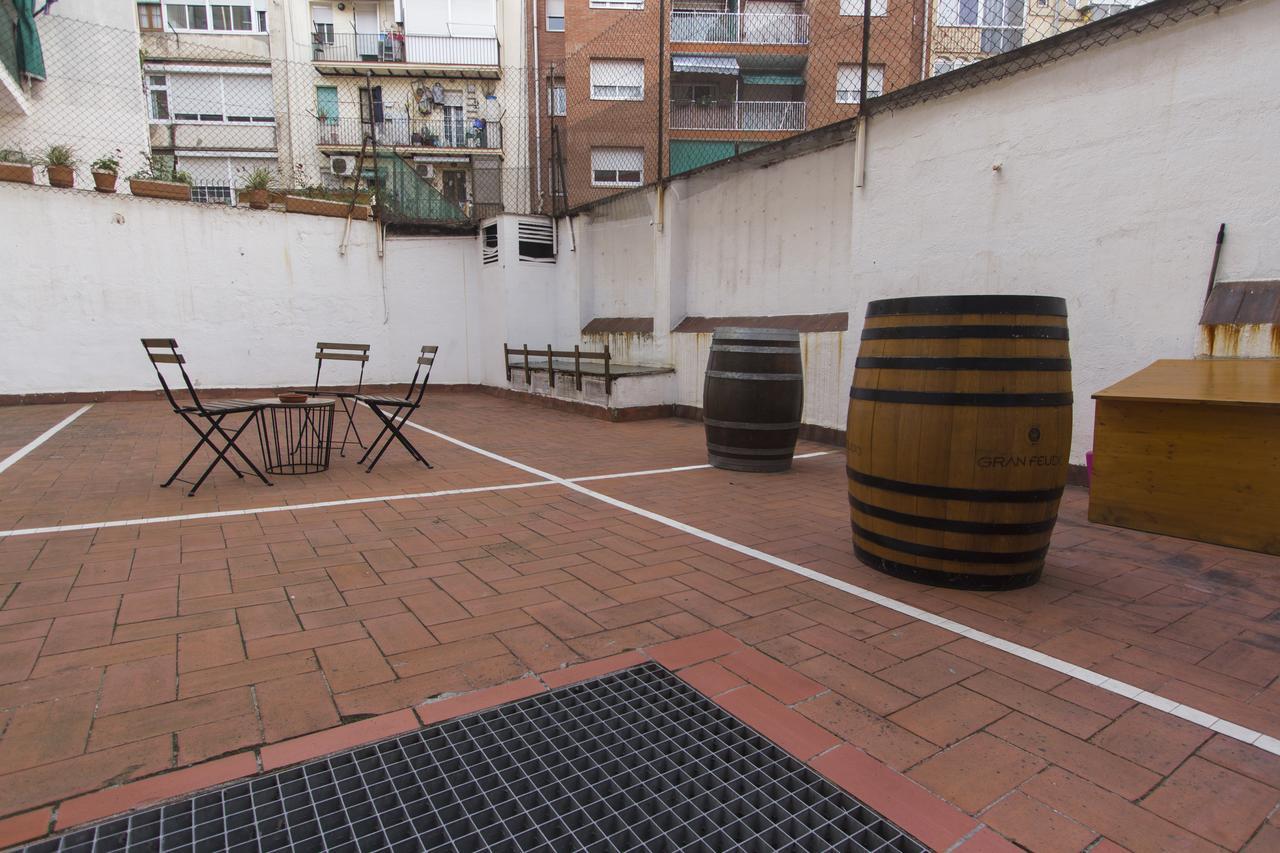 Break N Bed Hostel Barcelona Ngoại thất bức ảnh