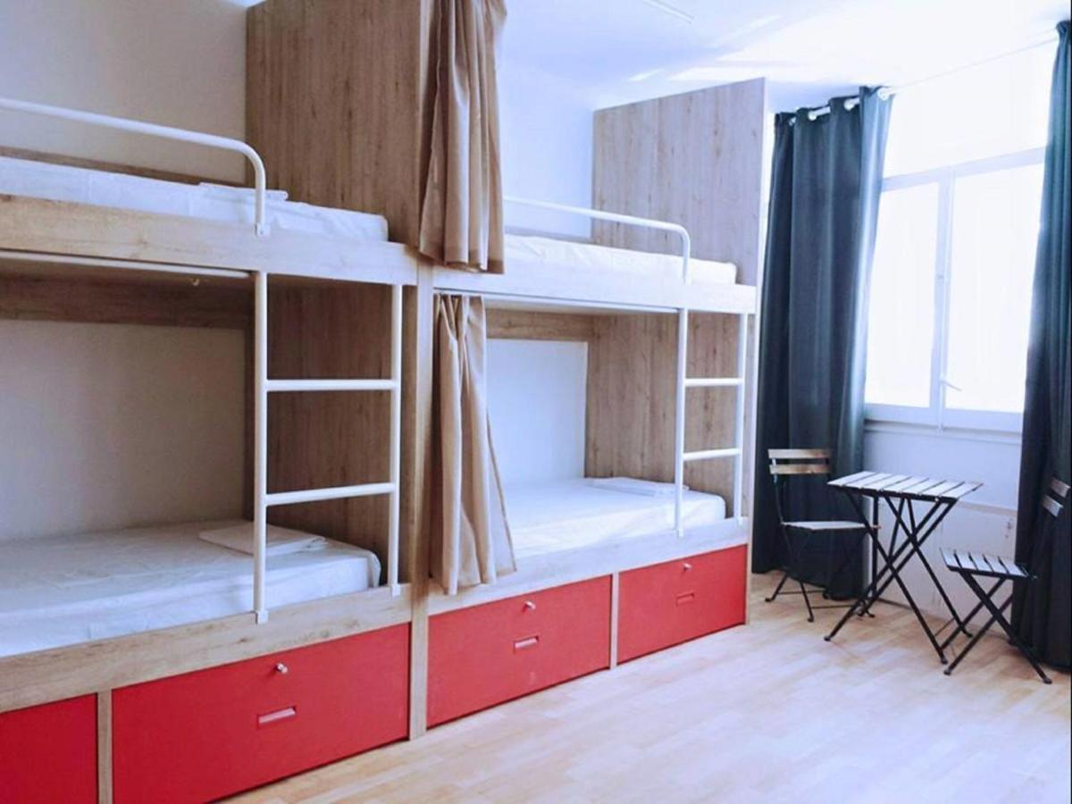 Break N Bed Hostel Barcelona Ngoại thất bức ảnh
